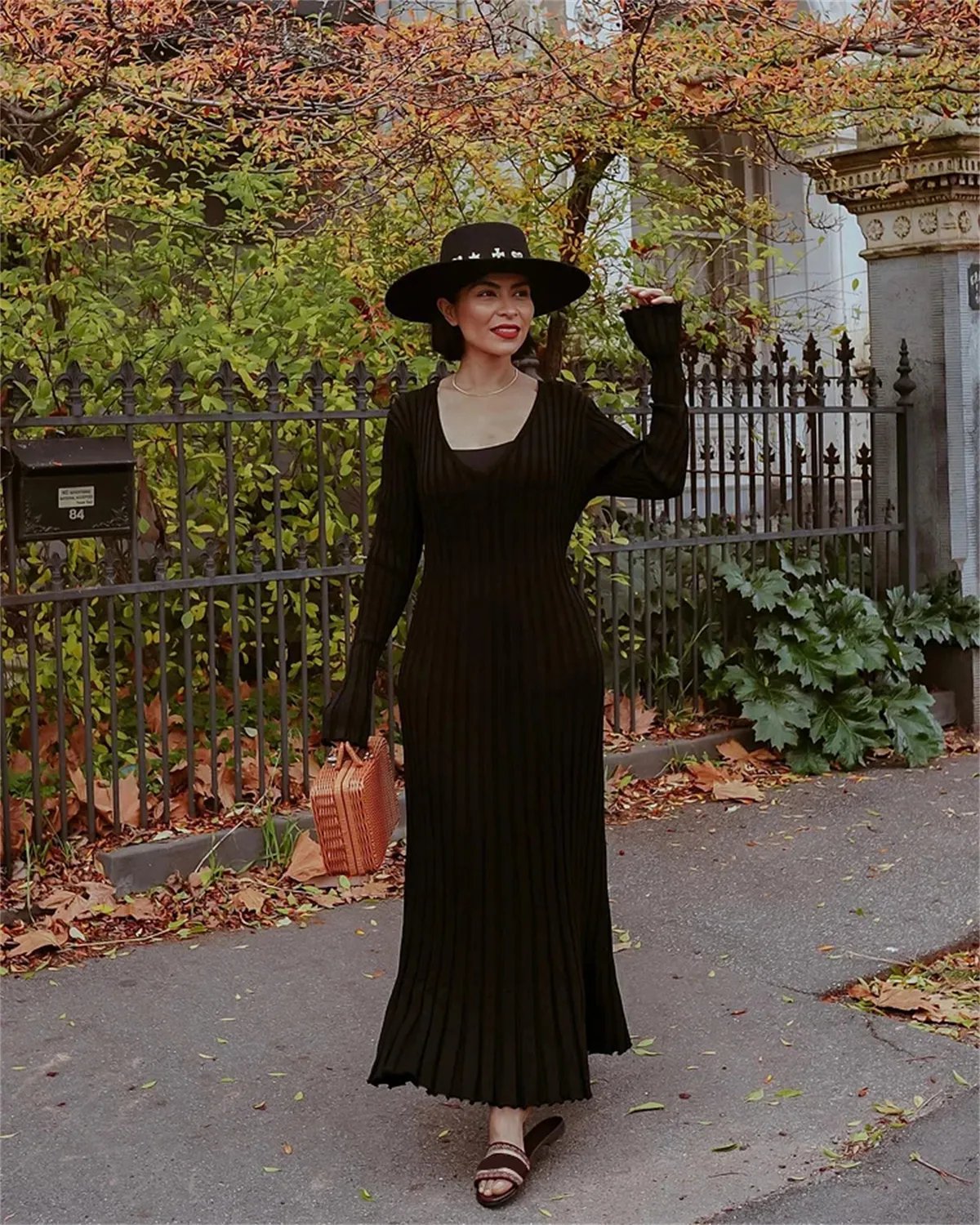 2025 Fall New Sleeved Knit Midi Dress(Buy 2 Free Shipping)