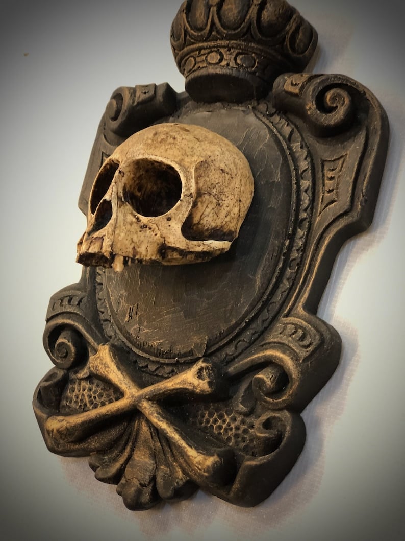 hambort™-Hanging Skull Plaque