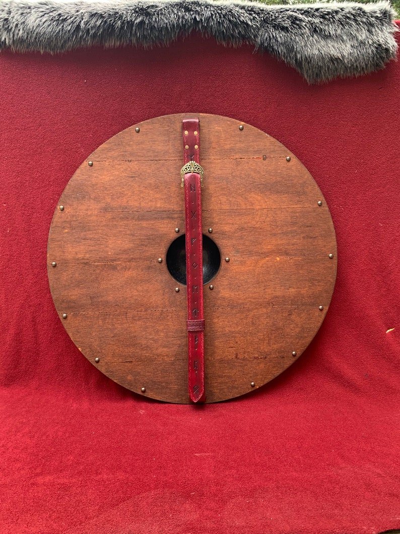 hambort™-Eivor Valhalla Raven Battle Damaged Viking Wooden Shield 30CM