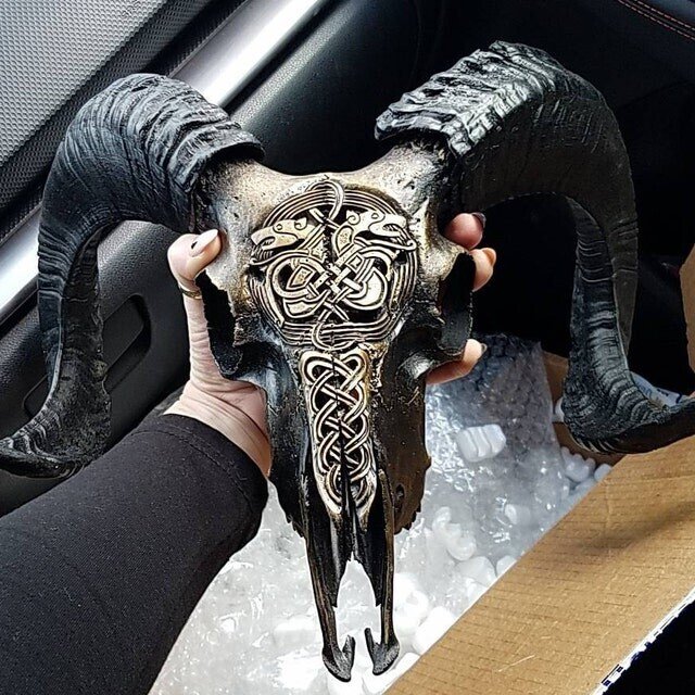 hambort™-Carved Ram Skull